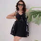 💃 Vestido de Banho Feminino com Shorts Embutidos – Decote em V Elegante e Estampas Modernas para Praia e Piscina