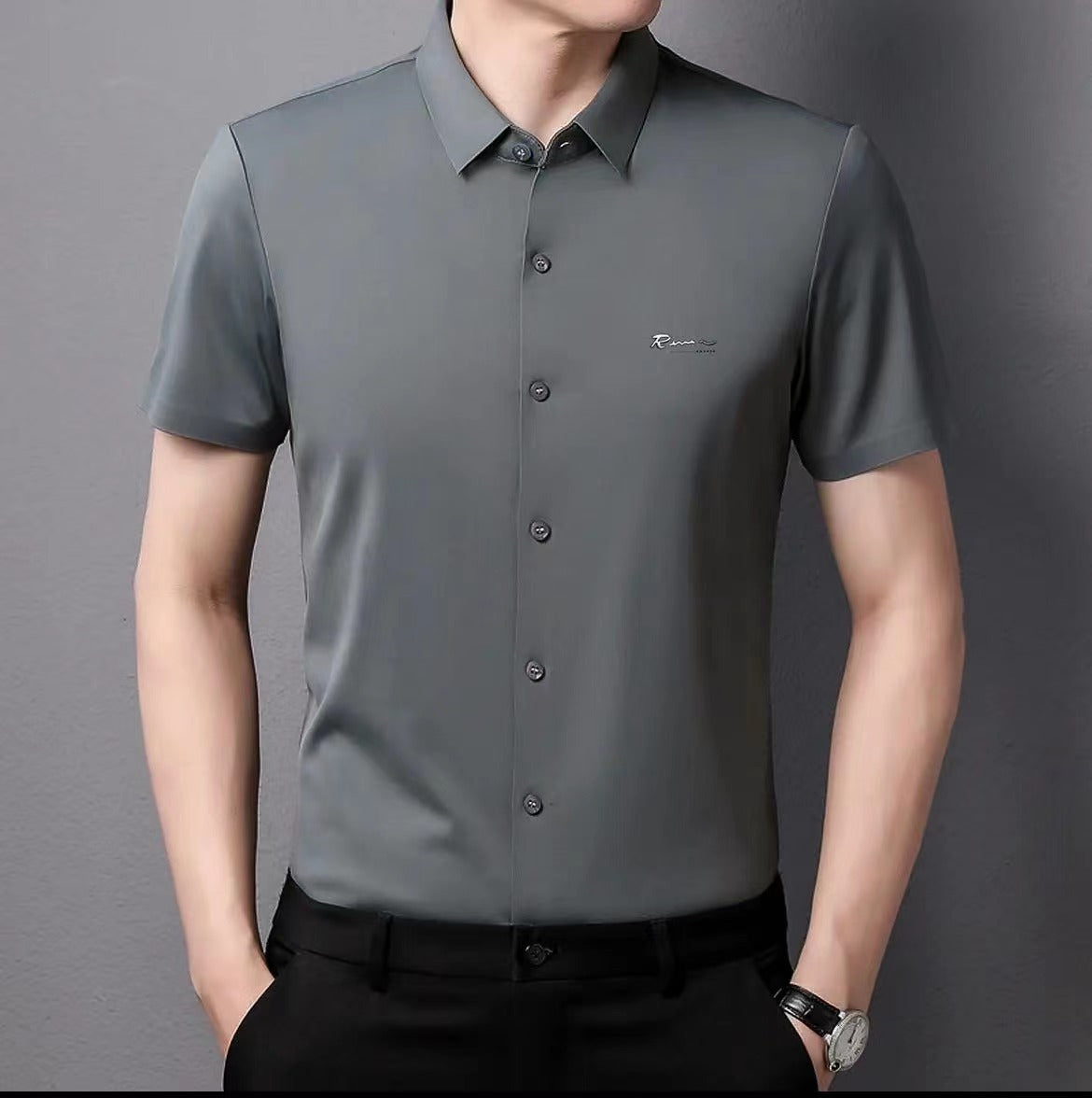 Camisa social masculina de manga curta que não precisa passar