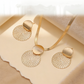 ✨💛 Conjunto de joias geométricas banhado a ouro – colar e brincos elegantes