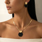 ✨💛 Conjunto de joias geométricas banhado a ouro – colar e brincos elegantes