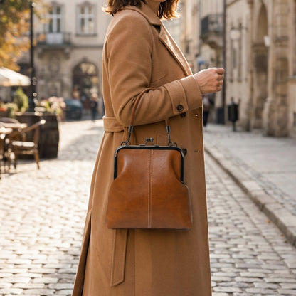 🌙🍸💃 LIMITED-TIME 50% OFF! Elegant Kiss Lock Crossbody – Brass Hardware, Sleek Silhouette, Removable Strap for Versatility – The Perfect Finish for Dinner Dates, Cocktail Parties, or Evening Events 🌟🎀