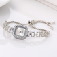 ✨ Relógio Feminino Quadrado com Cordão Elegante – Brilho Sofisticado e Ajuste Perfeito no Pulso