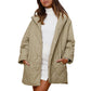 🔥 50% OFF HOJE! 🧥  Casaco Feminino de Inverno com Capuz e Matelassê em Diamante – Estilo Elegante, Visual Moderno e Conforto Para os Dias Frios ✨
